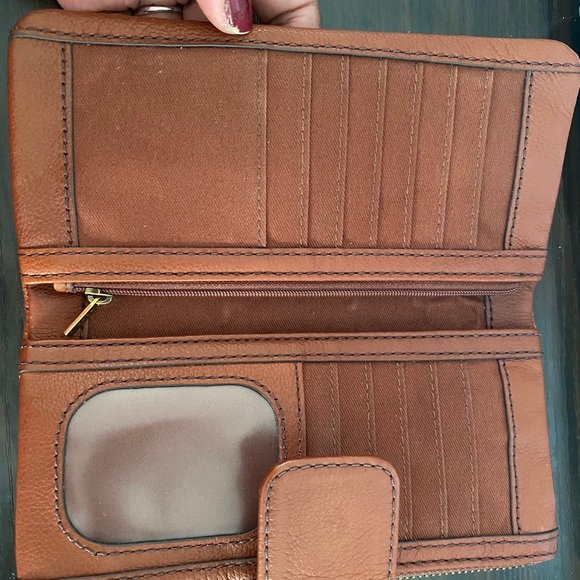 Fossil saddle brown soft leather wallet - Picture 3 of 7